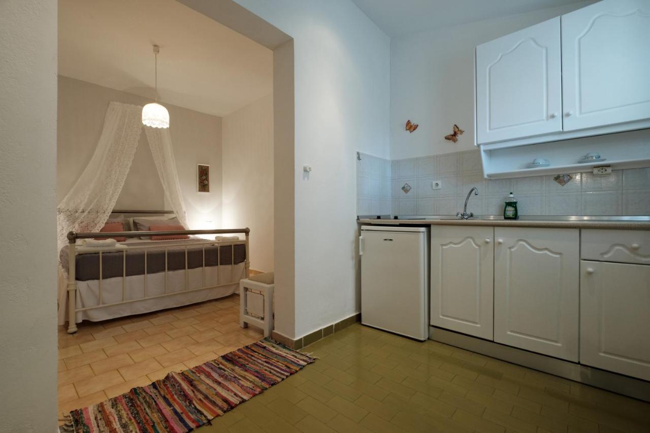 Eftyxia Apartments Палеокастрица Екстериор снимка